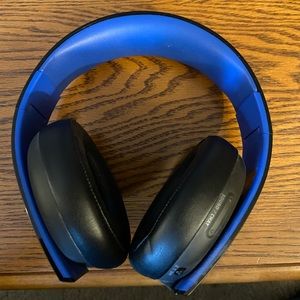 PlayStation Gold Wireless Stereo Headset